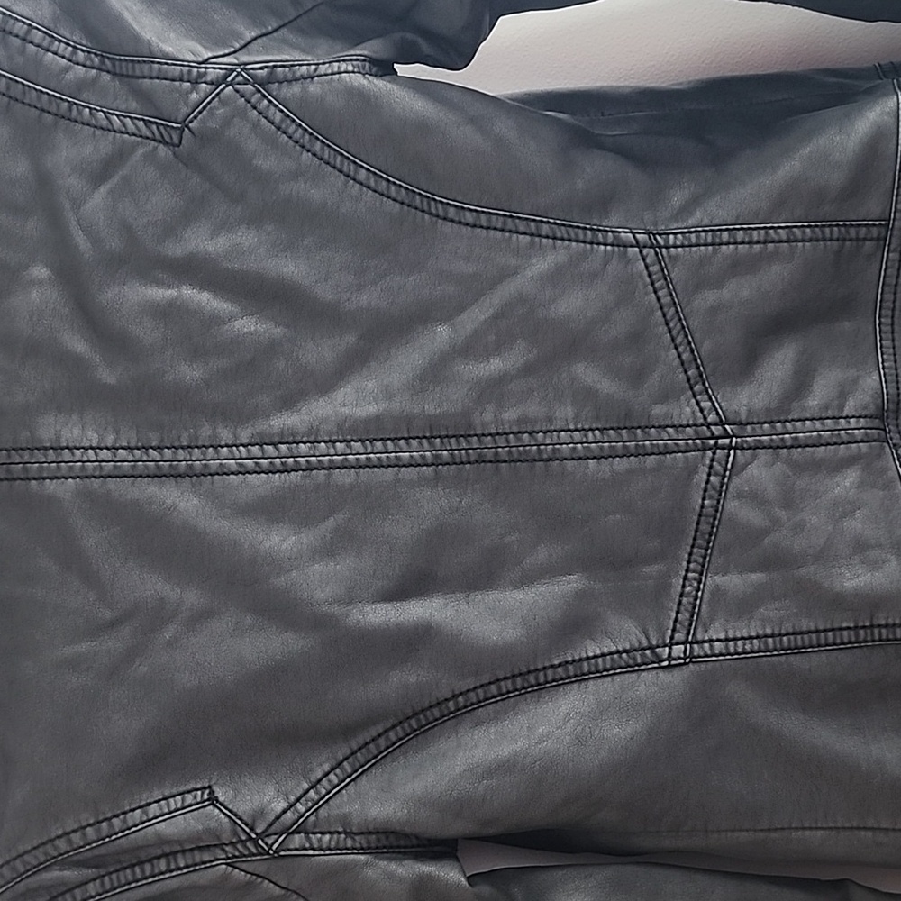 βΌοΈVERY RARE!βΌοΈ πβ€οΈ HOLLISTER PLEATHER MOTO JACKET β€οΈπ - Picture 11 of 16
